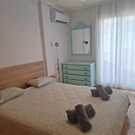 Apartman Sunny Penthouse With Large Terrace - Walk To